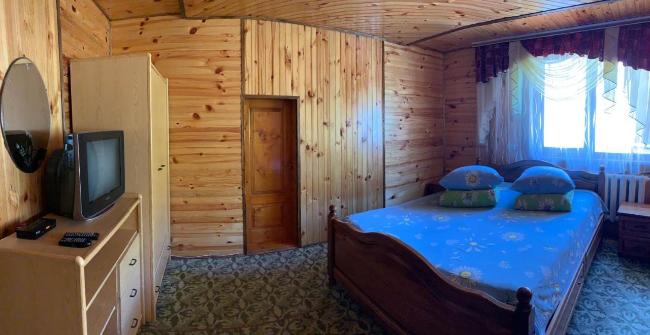 Guest House Viktoria Yaremche Bagian luar foto
